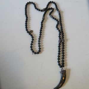 KGP BLK/GRAY BEADED COSTUME NECKLACE W/HORN*